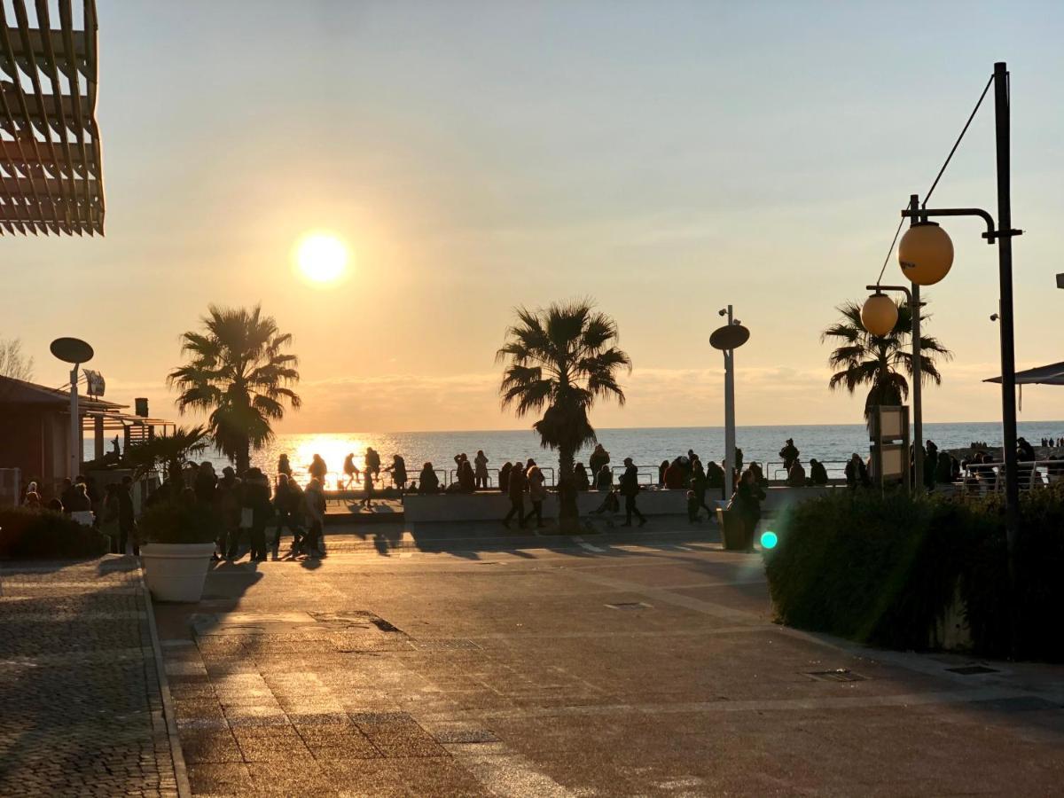 Appartamento A 30 Mt Dal Mare Cecina  Bagian luar foto